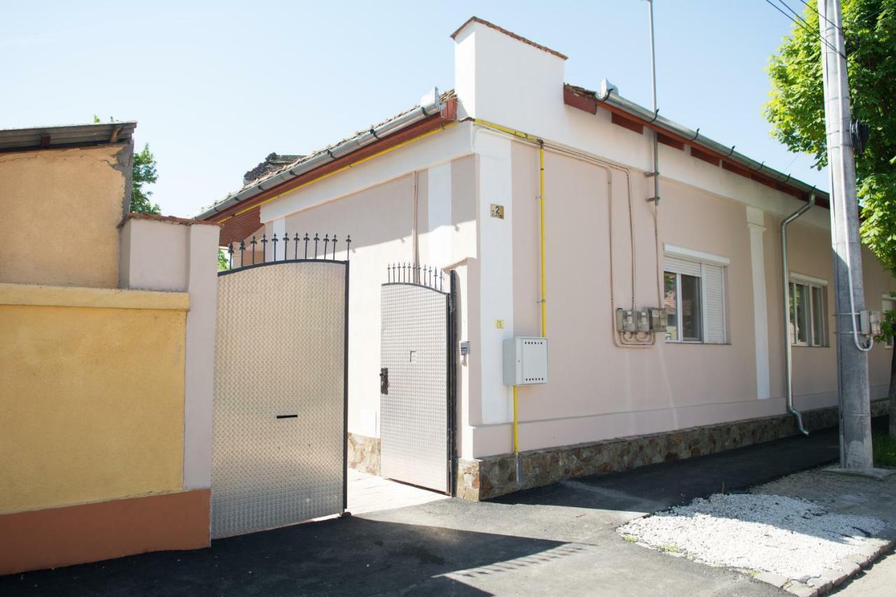 Yox Apartment 4 Oradea Luaran gambar